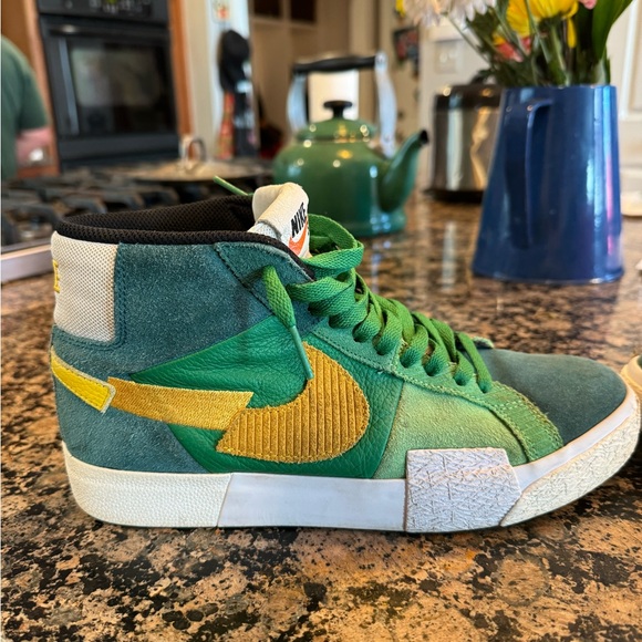 Nike SB Zoom Blazers Mosiac Green - Picture 2 of 5